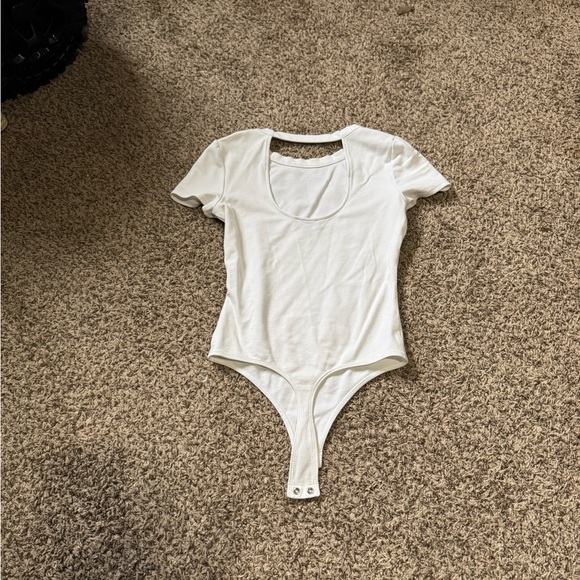 Express Open Back Bodysuit - Picture 2 of 3